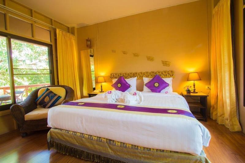 Chaba Kata Beach Hotel Bagian luar foto