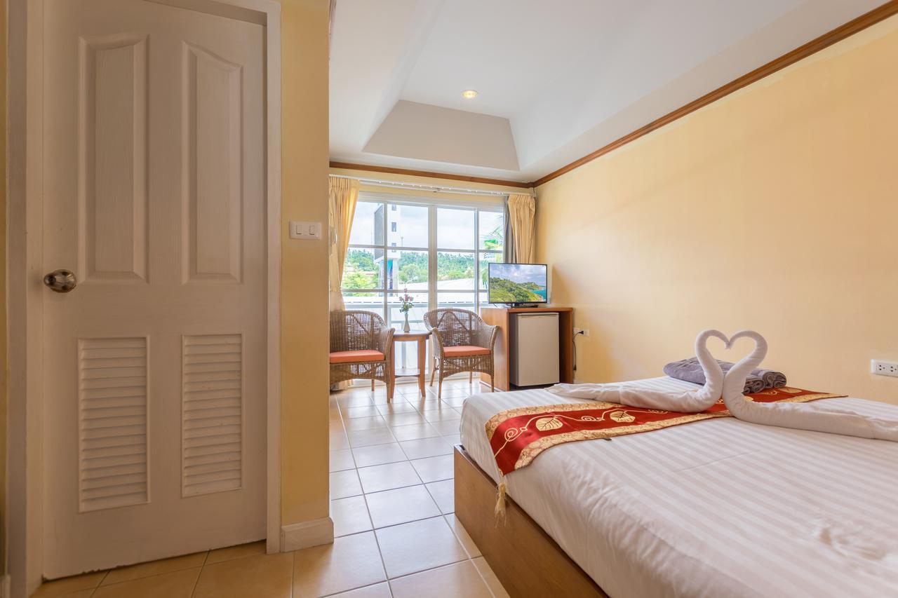 Chaba Kata Beach Hotel Ruang foto