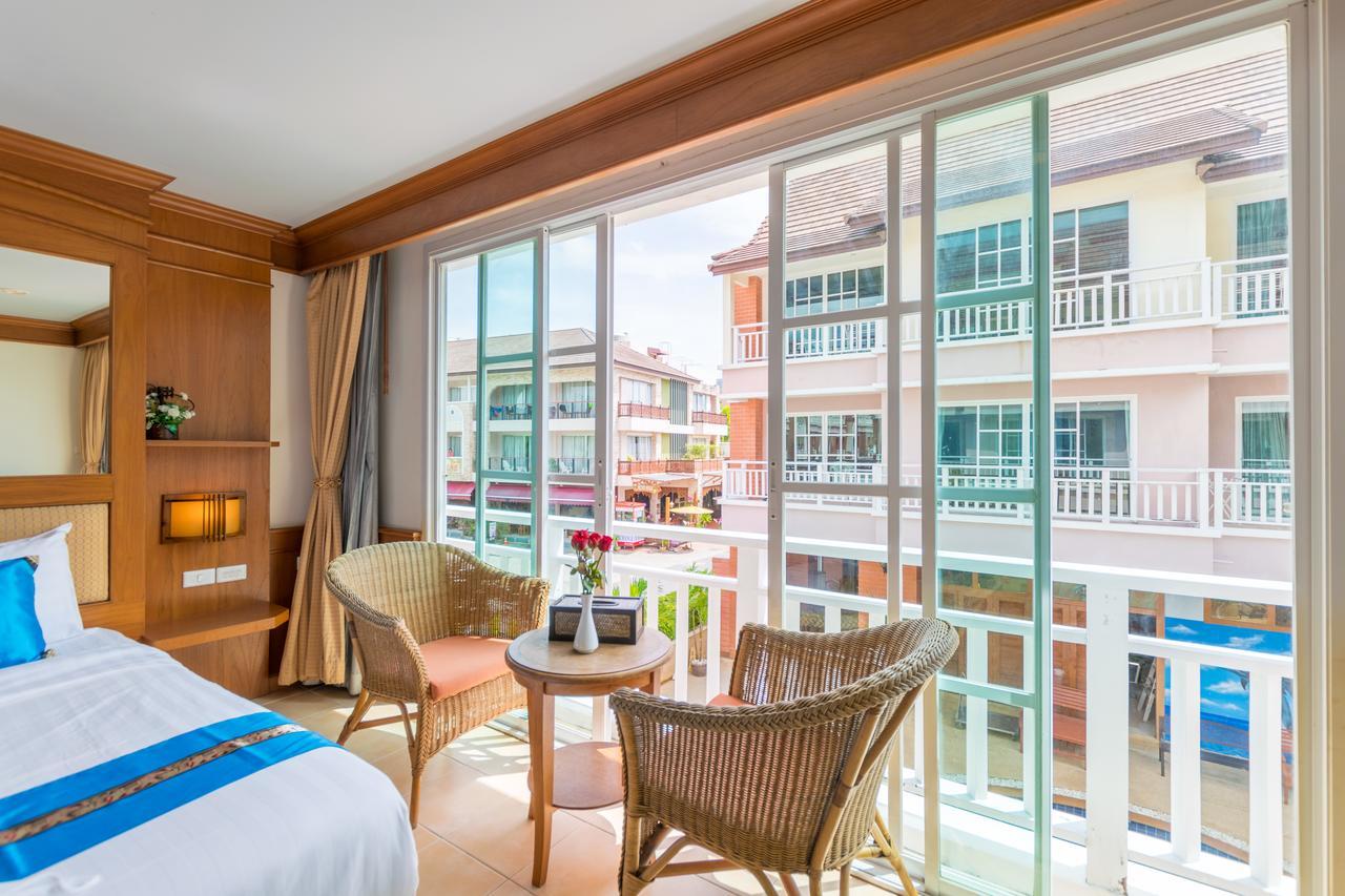 Chaba Kata Beach Hotel Bagian luar foto