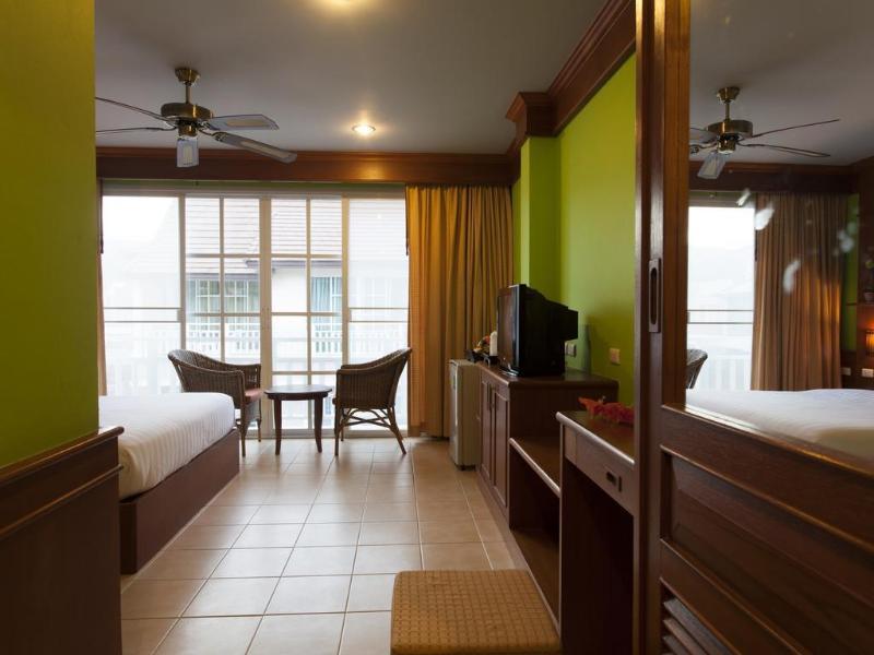 Chaba Kata Beach Hotel Bagian luar foto