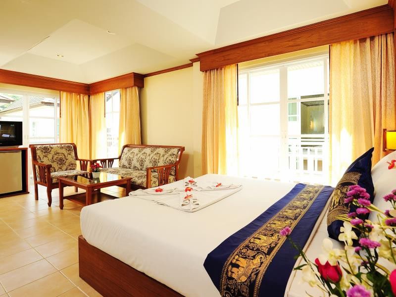 Chaba Kata Beach Hotel Bagian luar foto